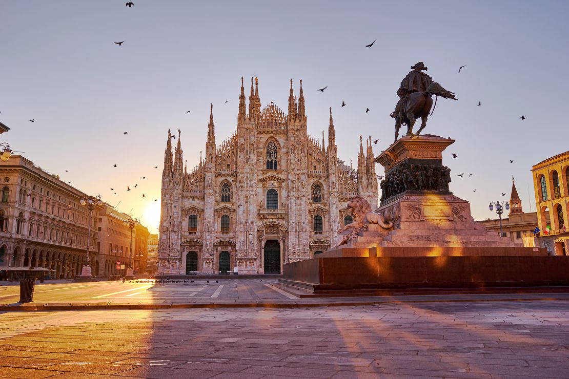 The Duomo di Milano (Milan Cathedral) on the Piazza del Duomo