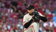 CINCINNATI, OHIO - AUGUST 02: Blake Snell #7 of the San Francisco Giants pitches during the first inning against the Cincinnati Reds at Great American Ball Park on August 02, 2024 in Cincinnati, Ohio.   Jason Mowry/Getty Images/AFP (Photo by Jason Mowry / GETTY IMAGES NORTH AMERICA / Getty Images via AFP)