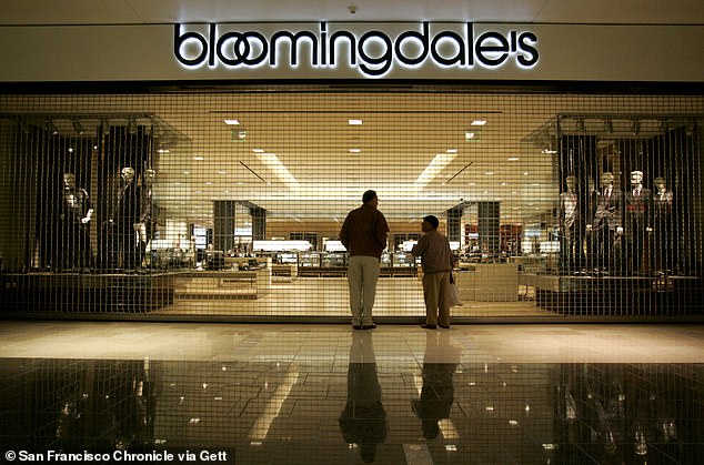 Bloomingdale's has announced that it will shut its flagship store in the struggling San Francisco Centre Mall