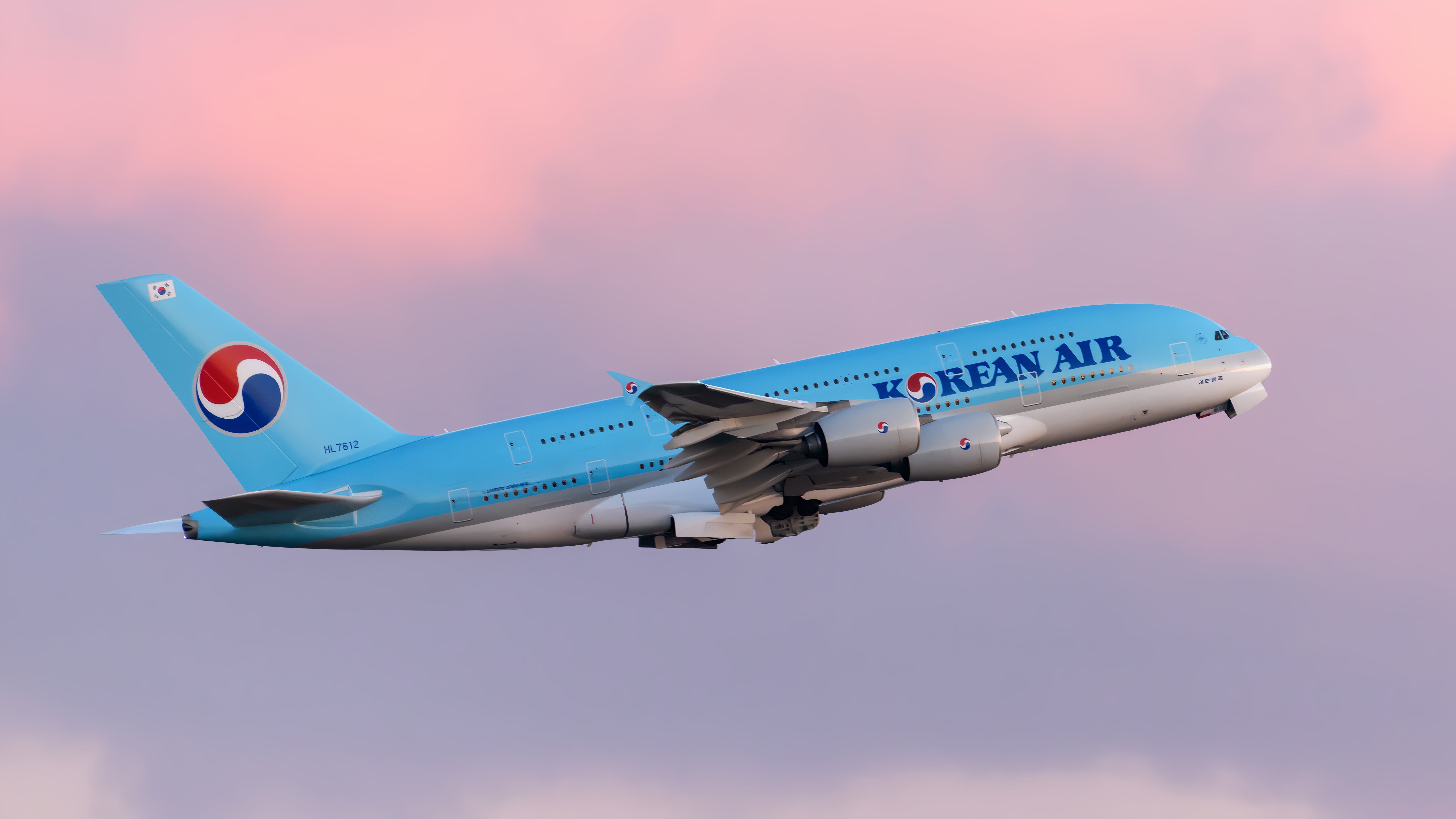 Korean Air A380 shutterstock_1160178811