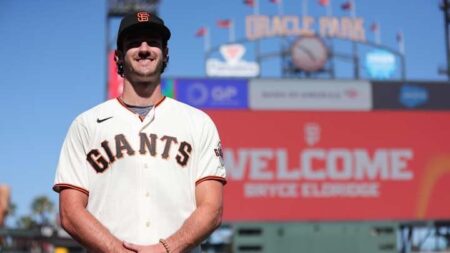 Top San Francisco Giants Top Prospect’s Bat Back on Fire in Minor Leagues – Sports Illustrated