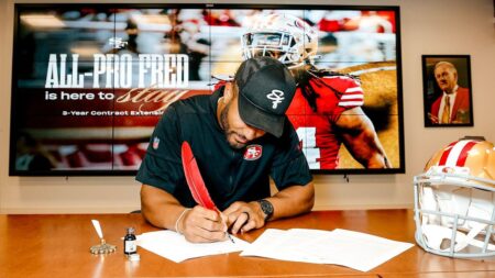 49ers Secure Fred Warner with Exciting New Contract Extension 49ers Officially Announce Fred Warner’s Extension – Sports Illustrated