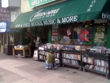 Go inside Green Apple Books, a legacy business and San Francisco favorite since 1967 – USA Today