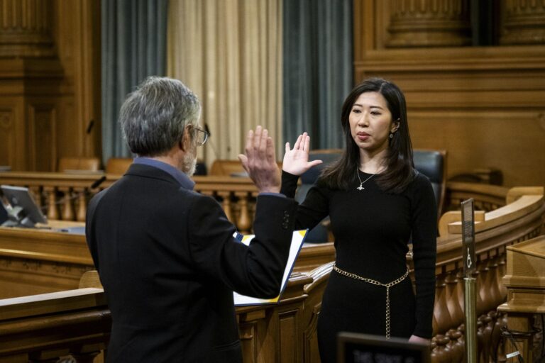 Non-Citizen Chinese Immigrant Takes Oath on San Francisco’s Election Commission Non-citizen Chinese immigrant is sworn in on San Francisco’s Election Commission – New York Post