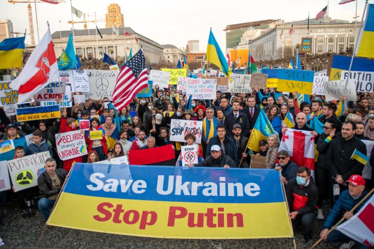 Hundreds rally in San Francisco as war in Ukraine reaches third year – CBS News