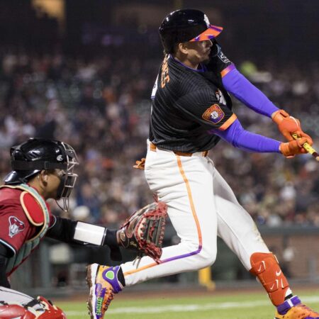 San Francisco Giants Slugger’s Power Outage Linked to Shocking Stat Drop San Francisco Giants Slugger’s Power Outage Could Be Because of One Statistic Drop – Sports Illustrated