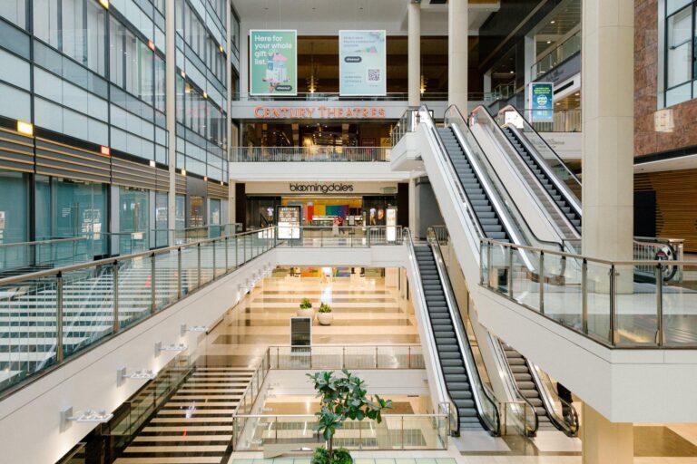 Westfield Abandons San Francisco Mall, Hinting at Tough Times Ahead Westfield Gives Up San Francisco Mall, Signaling More Pain Ahead (Published 2023) – The New York Times