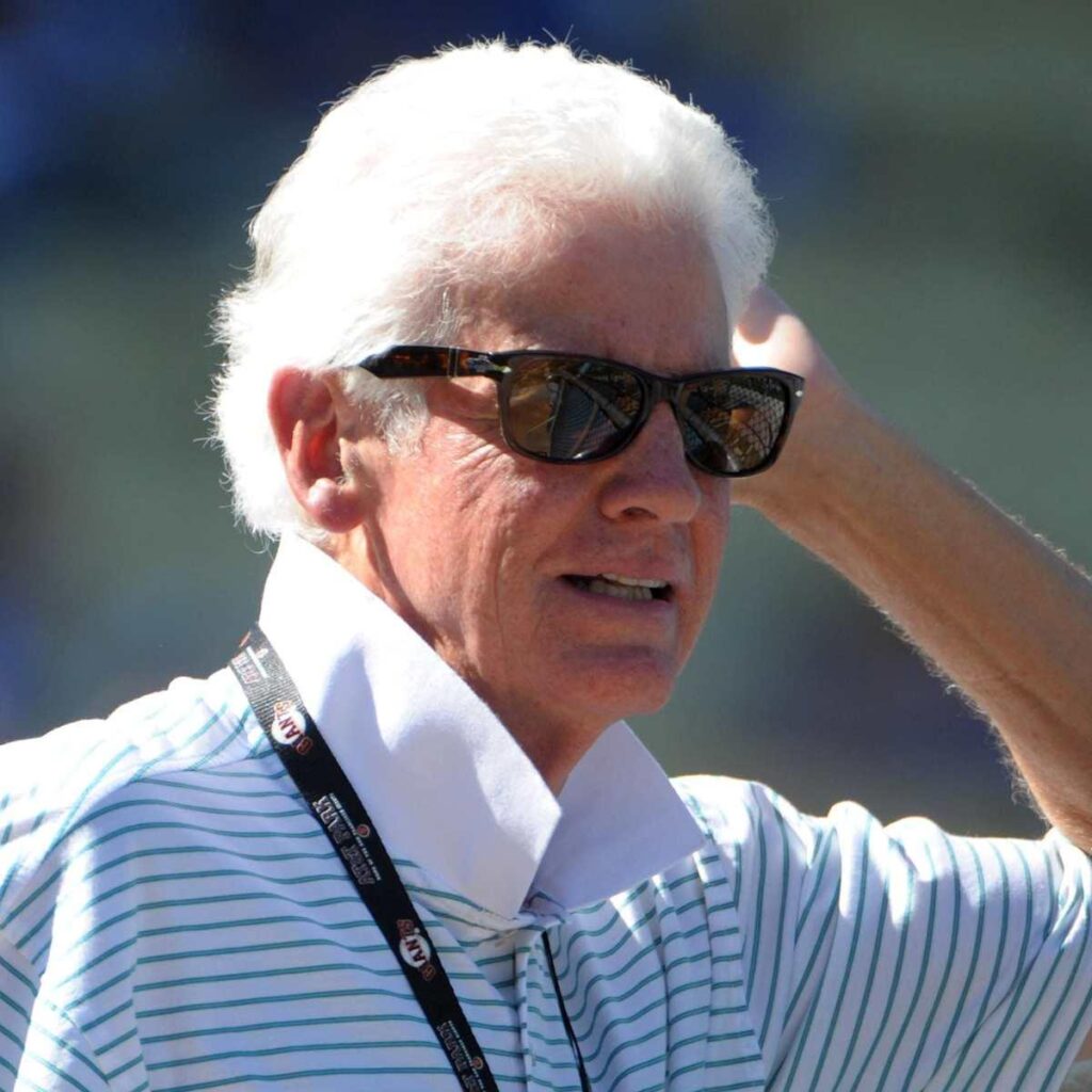 Giants Honor Former Team Owner Bill Neukom in Heartfelt Pre-Game Tribute Look: Giants Honor Former Team Owner Bill Neukom Before Home Game – Sports Illustrated