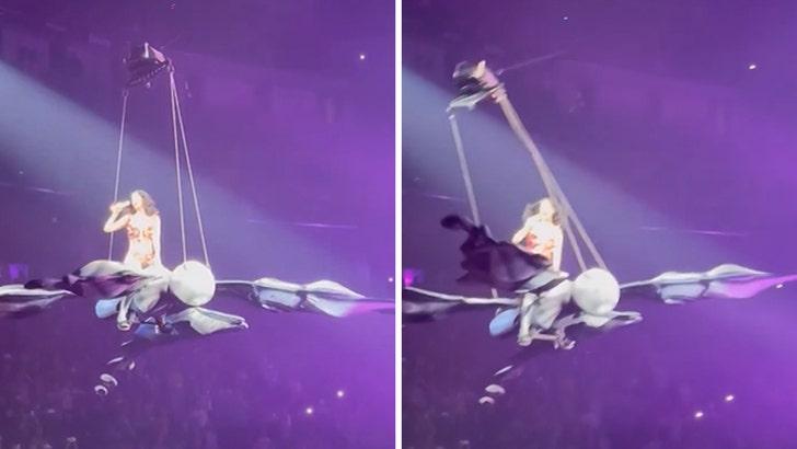 Videos show Katy Perry’s mid-air prop malfunction at concert – USA Today