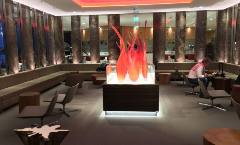 Air Canada Launches Stunning New Lounge Experience Air Canada Launches Chic New Lounge – Business Traveler USA