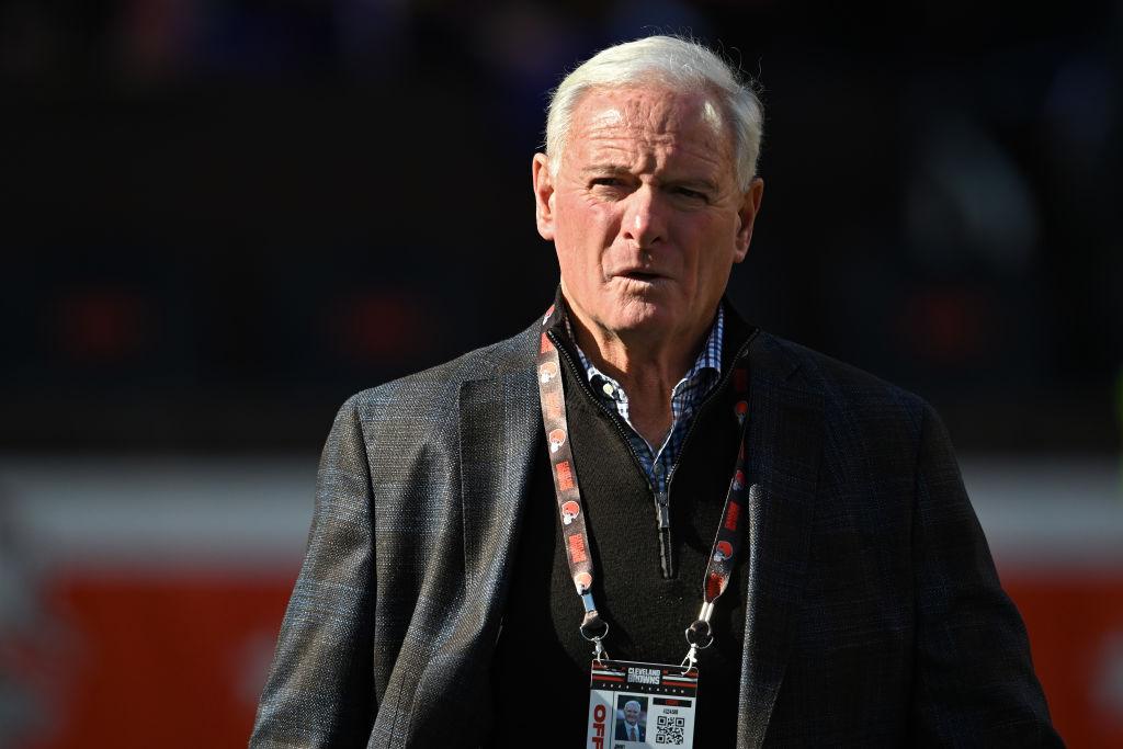 Which Political Party Does Your Favorite Sports Team Support? Huge Donations Revealed! US sports owners make huge political donations. Which party does your team’s give to? – The Guardian