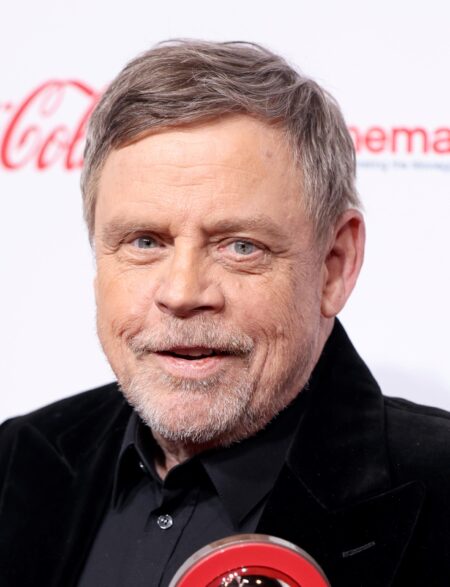 Mark Hamill says he almost left U.S. after Trump win. Then his wife pulled a Jedi mind trick – San Francisco Chronicle