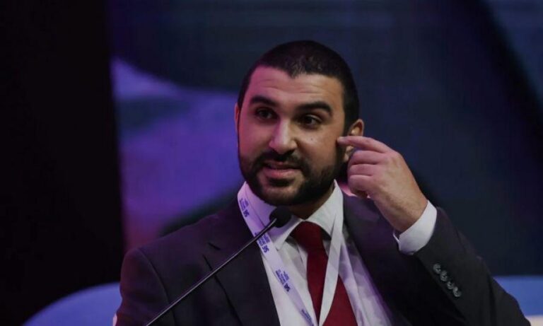 Outrage Erupts as British Commentator Detained by ICE in the US for Criticizing Israel Anger after British commentator held by ICE in US for criticising Israel – Sky News