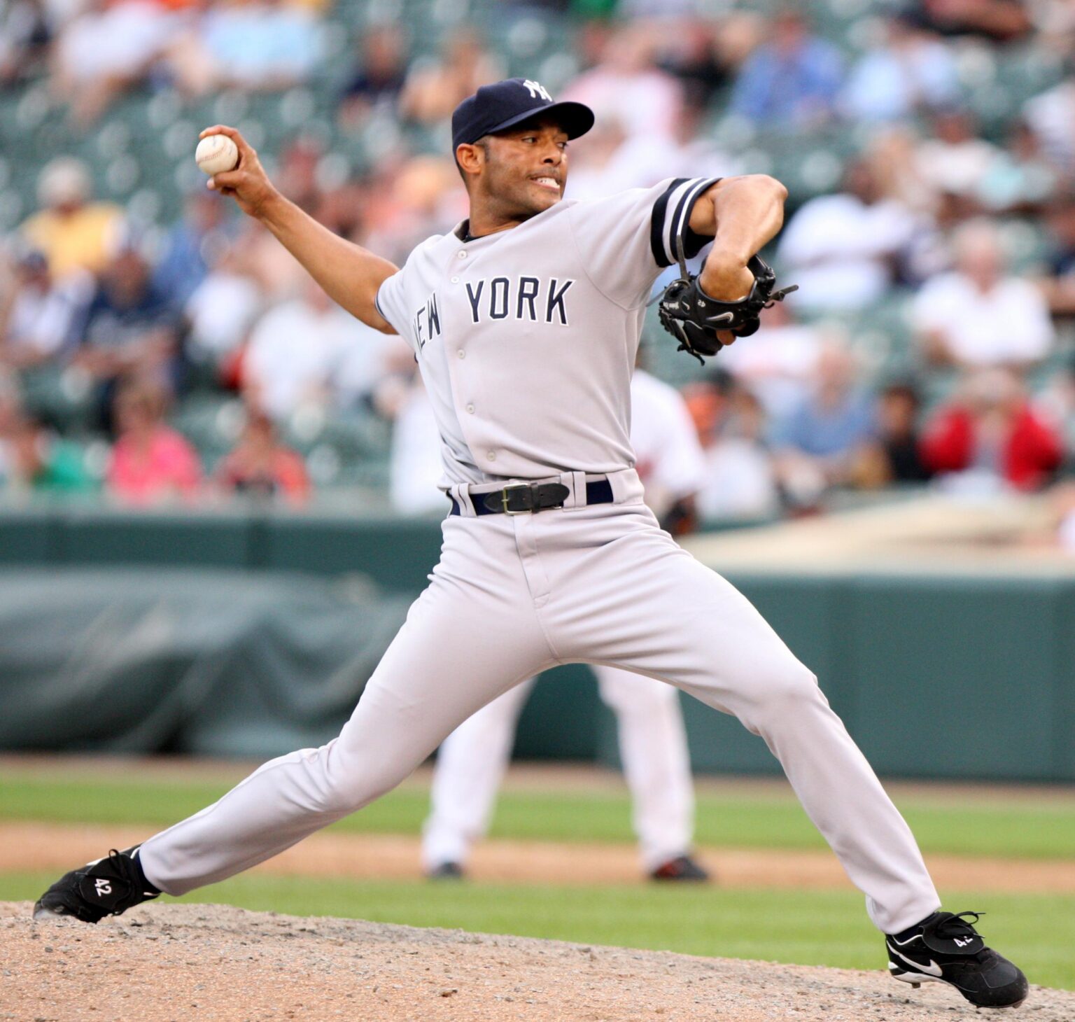 New York Yankees Named Top Landing Spot for Legendary Pitcher – Sports Illustrated