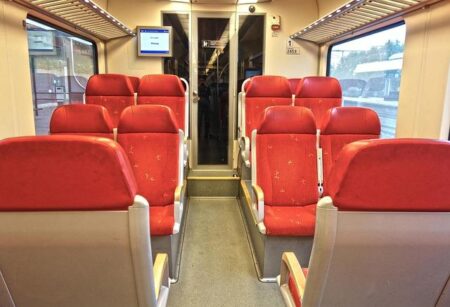 The Best First and Business Class Seats on Domestic Airline Routes [2025] – Upgraded Points