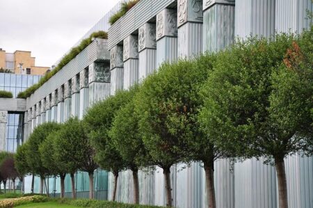 U.S. Supreme Court Takes on Major Challenge to Tariffs KTVU-SF (FOX San Francisco) | U.S. Supreme Court Reviews Challenge to Tariffs – Loyola Marymount University