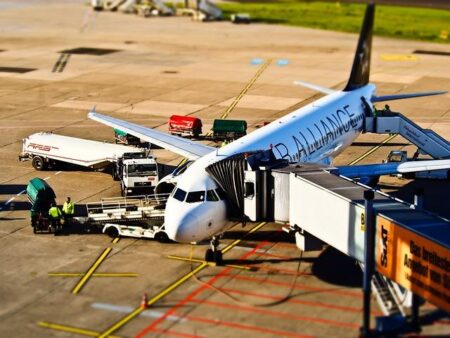 These 20 US airports don’t use TSA screeners — and Trump wants more to go private – Business Insider